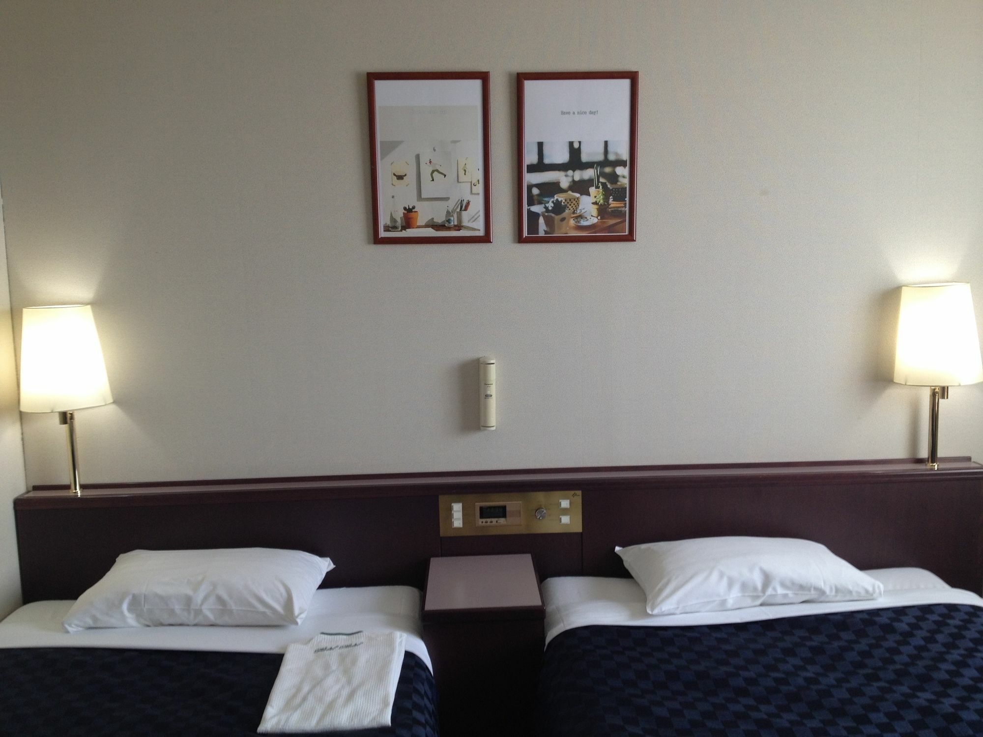 Court Hotel Aszahikava Kültér fotó